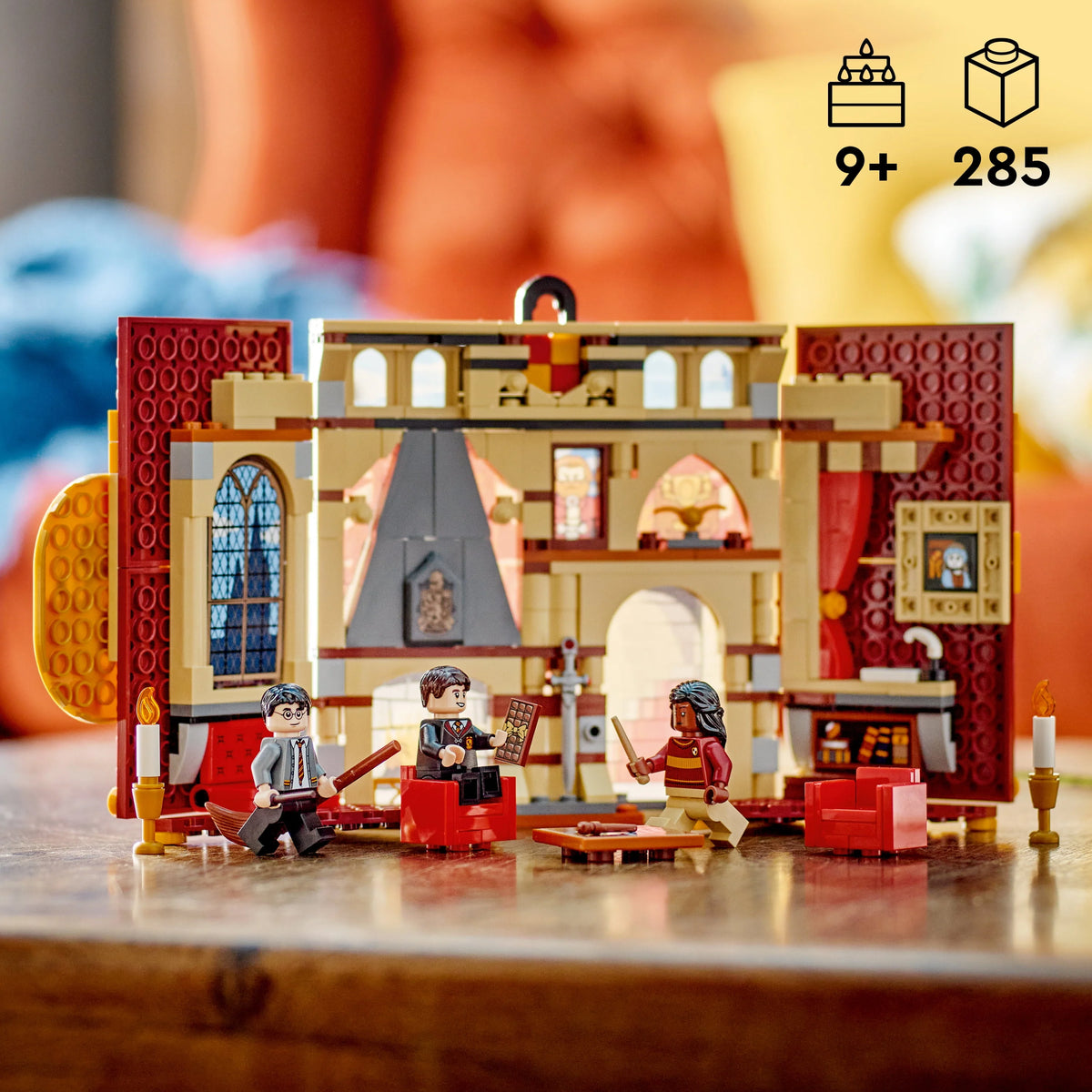 Building Set with 3 Minifigures P4343