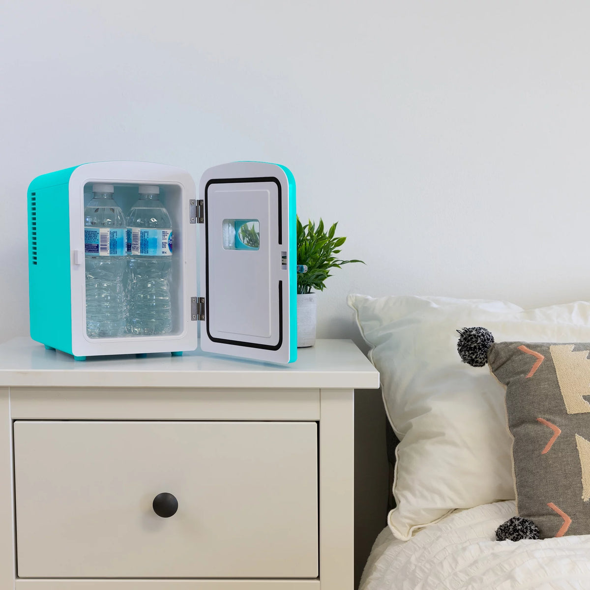 Aqua 4L Portable Mini Fridge F68229
