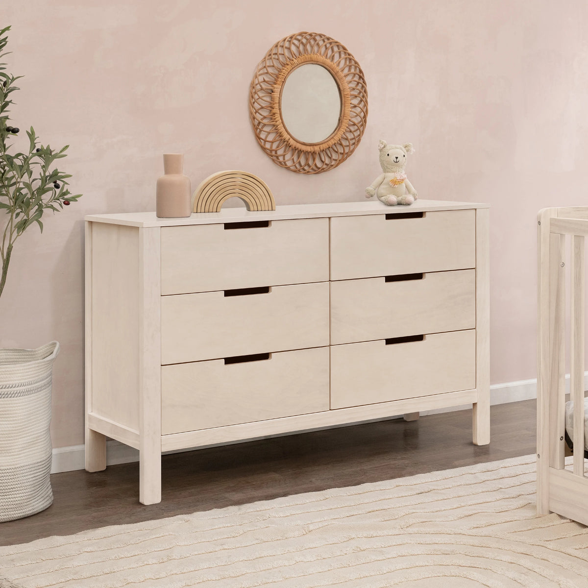 White 6-Drawer Dresser M5175