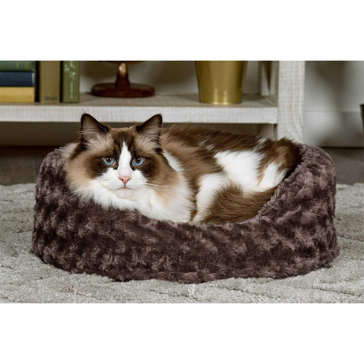 Oval Ultra Plush Pet Bed R8221