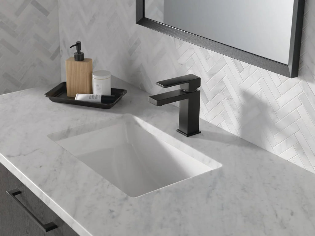 Black Single Hole Bathroom Faucet B13460