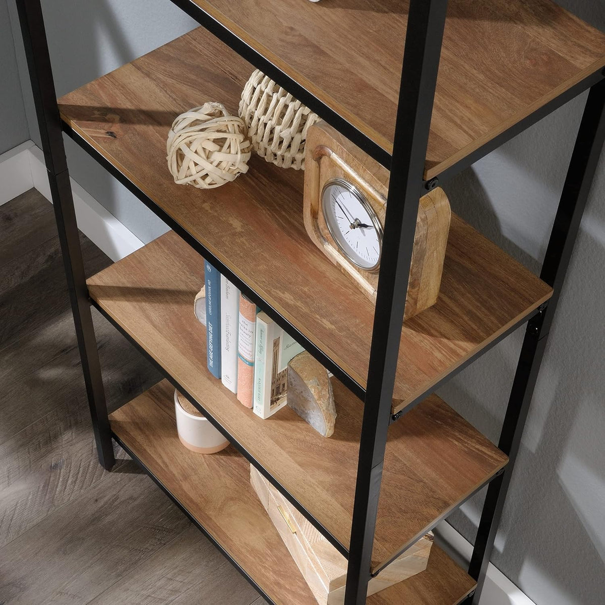 Tall Bookcase L671