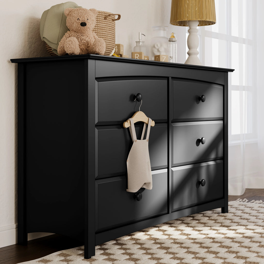 White 6 Drawer Double Dresser C600