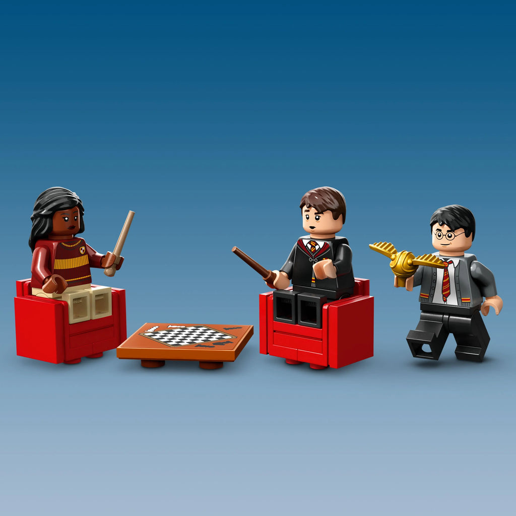 Building Set with 3 Minifigures P4343