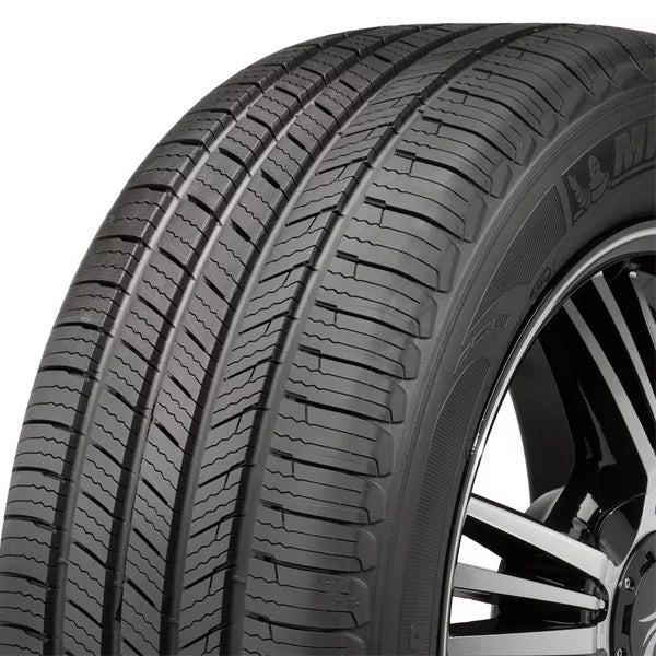 All-Season 215/55R18 95H Tire H723